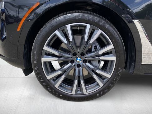 Used 2024 BMW X7 xDrive40i w/ Parking Assistance Package AWD/4WD image 14