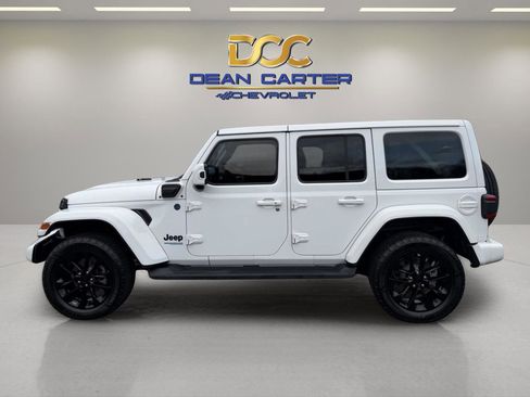 Used 2021 Jeep Wrangler Unlimited Sahara image 2
