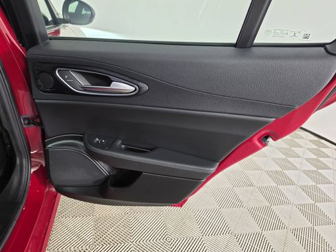 Used 2024 Alfa Romeo Giulia Sprint RWD image 42