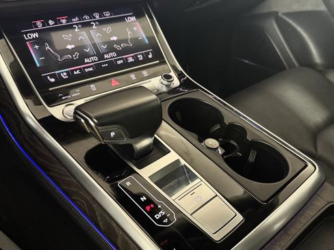 Used 2019 Audi Q8 Prestige w/ Luxury Package AWD/4WD image 21