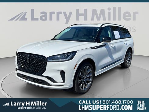 Used 2025 Lincoln Aviator AWD w/ Jet Appearance Package image 1