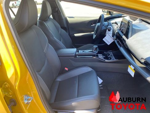 New 2026 Toyota Prius Plug-In Hybrid FWD image 12
