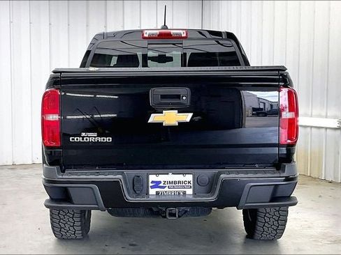 Used 2017 Chevrolet Colorado Z71 AWD/4WD image 4
