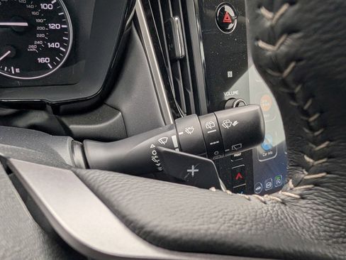 Used 2025 Subaru Outback Premium image 31