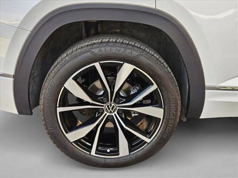 Used 2025 Volkswagen Atlas SEL Premium R-Line AWD/4WD image 22
