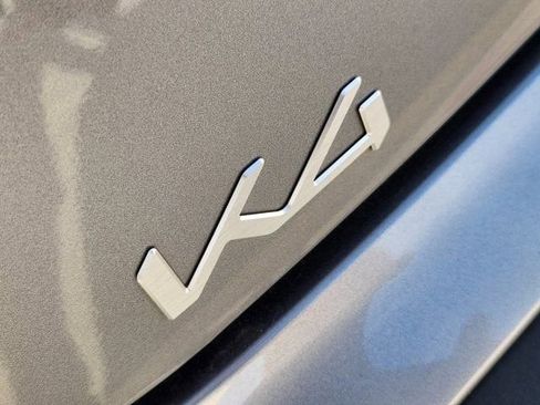 Used 2025 Kia K4 LXS image 11