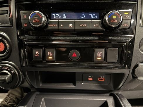 Used 2021 Nissan Titan PRO-4X image 22