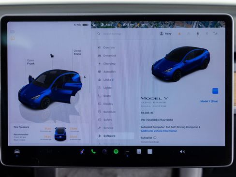 Used 2024 Tesla Model Y Long Range image 35