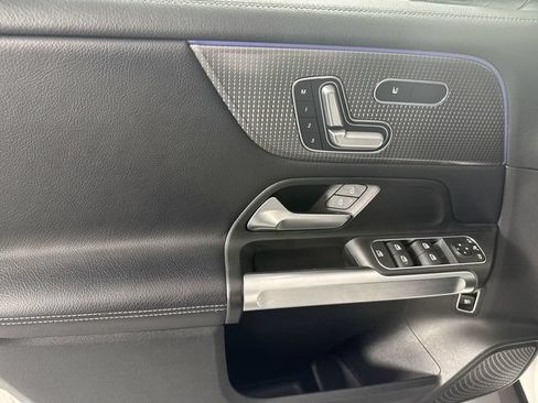 Used 2021 Mercedes-Benz GLB 250 4MATIC image 20