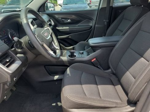 Used 2022 GMC Terrain SLE w/ Driver Convenience Package FWD image 18