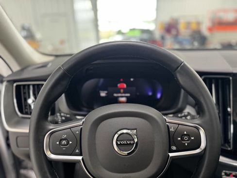 Used 2024 Volvo XC60 B5 Core image 34