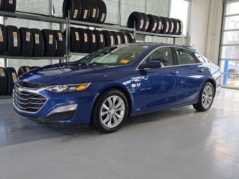 Used 2023 Chevrolet Malibu LT w/ Driver Confidence Package image 4