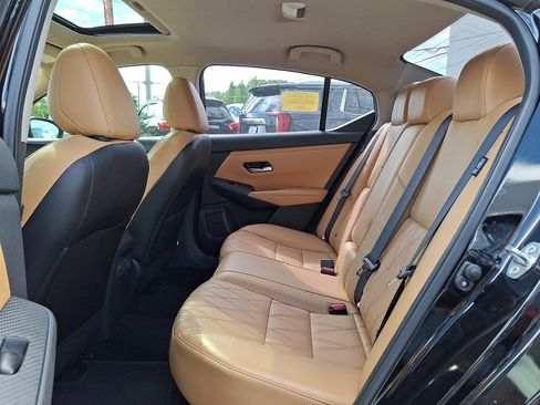 Used 2023 Nissan Sentra SV w/ SV Premium Package FWD image 10