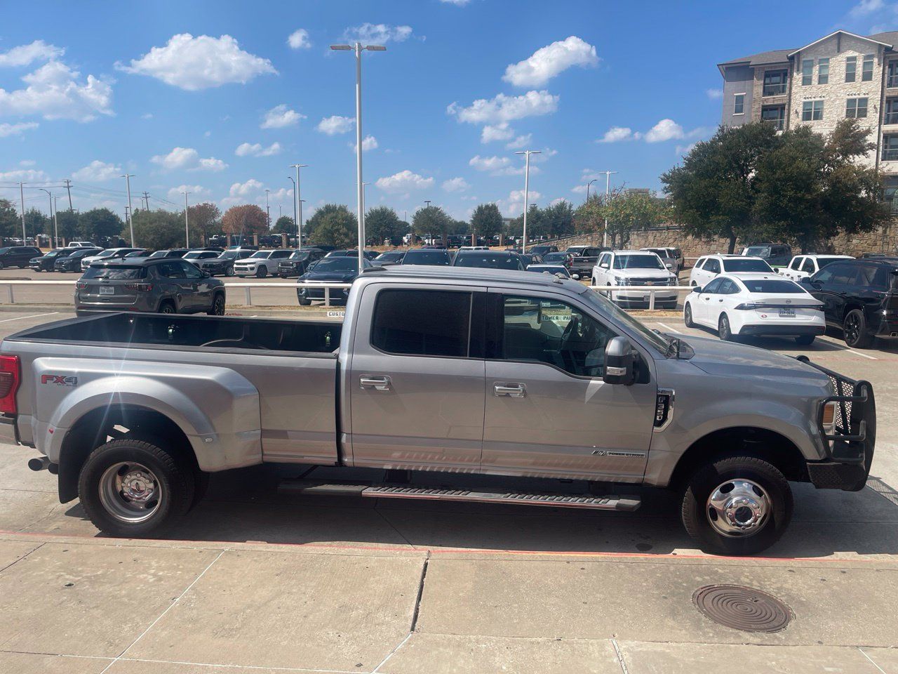 Used 2020 Ford F350 Lariat w/ Lariat Value Package AWD/4WD image 3