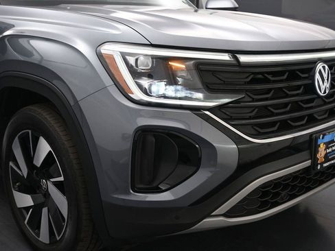 Used 2024 Volkswagen Atlas Cross Sport SE w/ Panoramic Sunroof Package AWD/4WD image 19