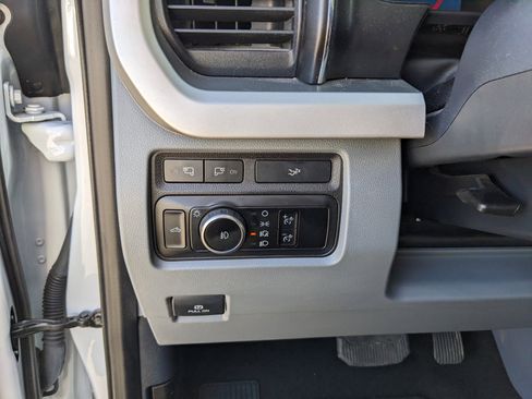 Used 2024 Ford F250 XLT w/ Black Appearance Package image 33