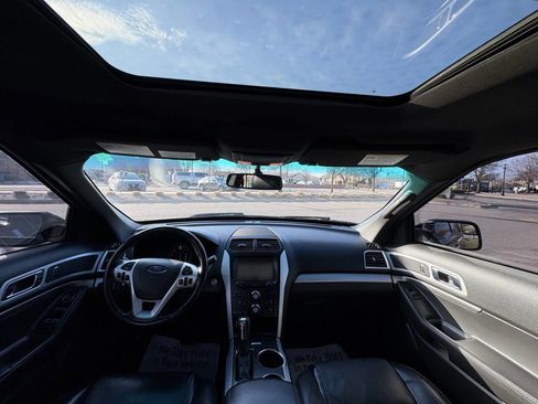 Used 2013 Ford Explorer XLT image 19