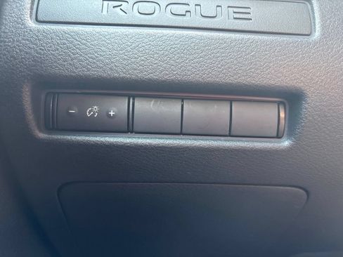 Used 2021 Nissan Rogue S AWD/4WD image 19