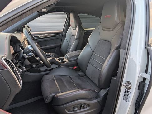 Certified 2022 Porsche Cayenne GTS AWD/4WD image 5