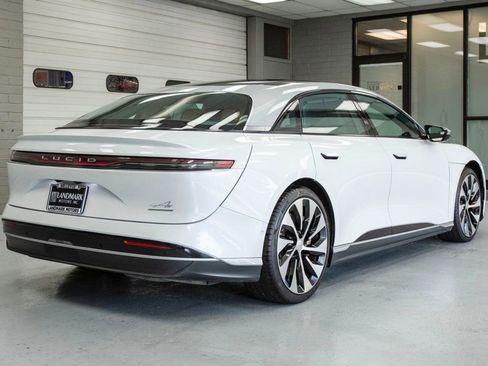 Used 2022 Lucid Air Grand Touring image 34