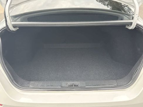 Used 2021 Nissan Sentra SR FWD image 16