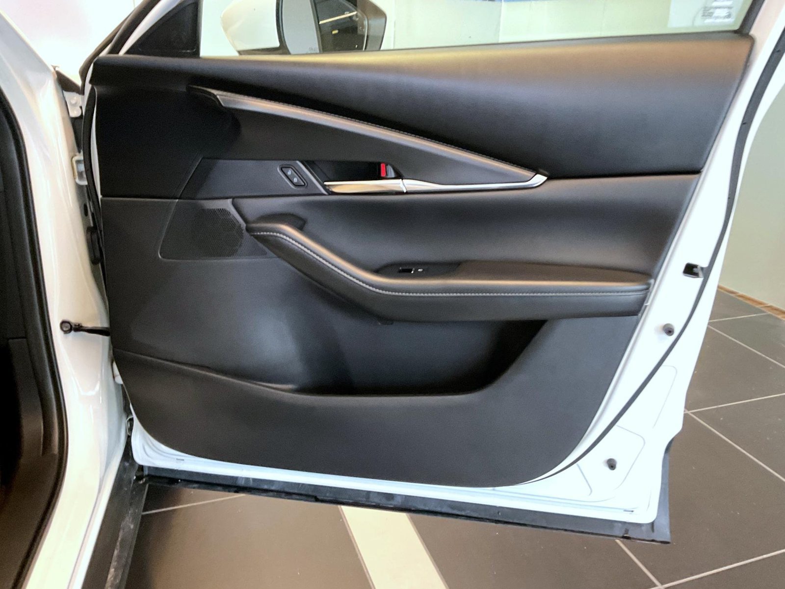 Certified 2023 MAZDA CX-30 AWD 2.5 S w/ Preferred Package image 17