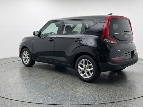 Used 2025 Kia Soul LX w/ LX Technology Package FWD image 6