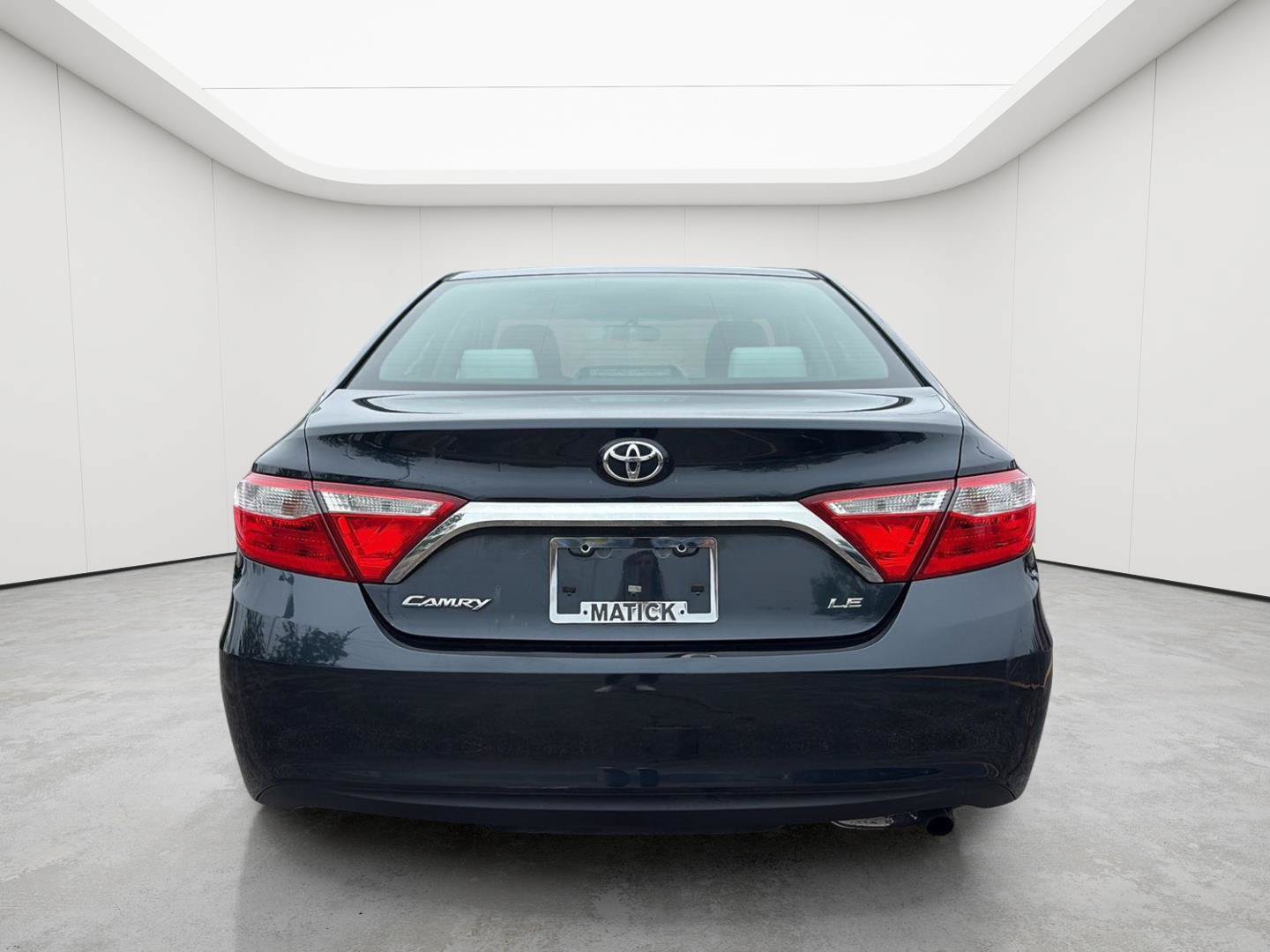Used 2015 Toyota Camry FWD image 11