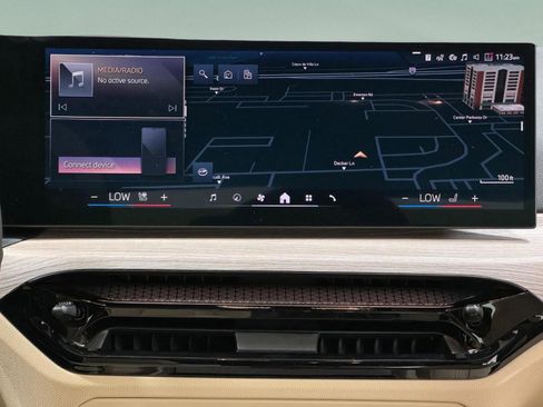 Used 2025 BMW 330i xDrive Sedan w/ Convenience Package image 15