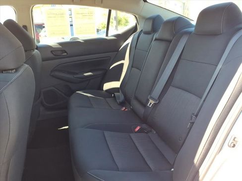 Used 2024 Nissan Altima 2.5 SV FWD image 22