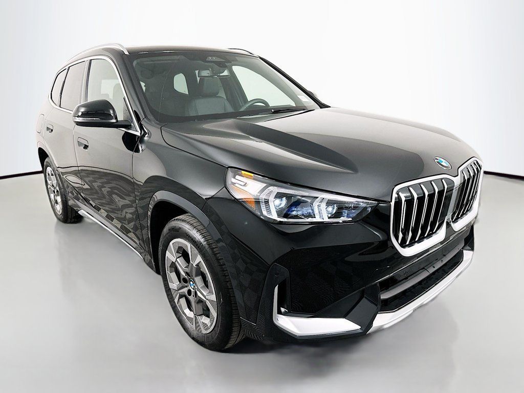 Used 2026 BMW X1 xDrive28i w/ Technology Package AWD/4WD image 3