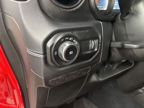 Used 2025 Jeep Wrangler Unlimited Rubicon image 20