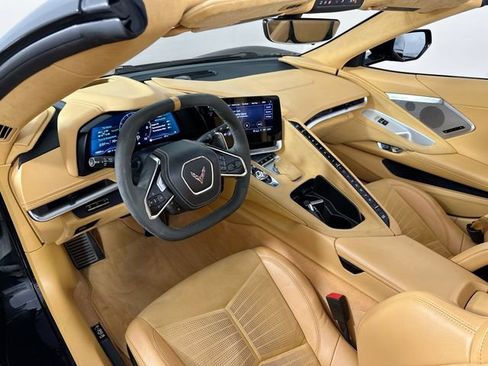 Used 2023 Chevrolet Corvette Stingray Premium Conv w/ Z51 Performance Package RWD image 10