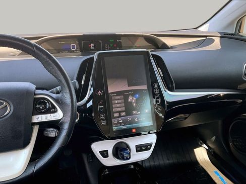 Used 2017 Toyota Prius Prime Advanced FWD image 6