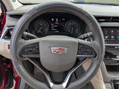 Used 2021 Cadillac XT6 Premium Luxury image 25