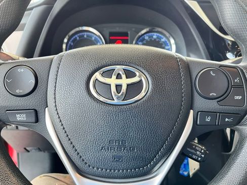Used 2018 Toyota Corolla LE FWD image 21