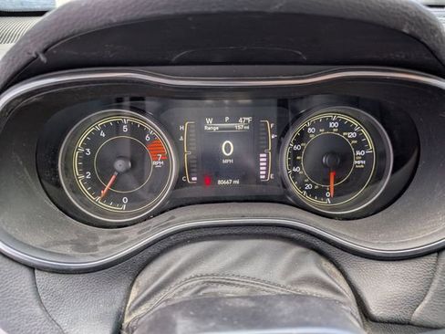 Used 2021 Jeep Cherokee Latitude Plus image 9