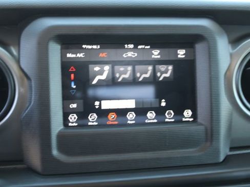 Used 2022 Jeep Gladiator Willys image 27