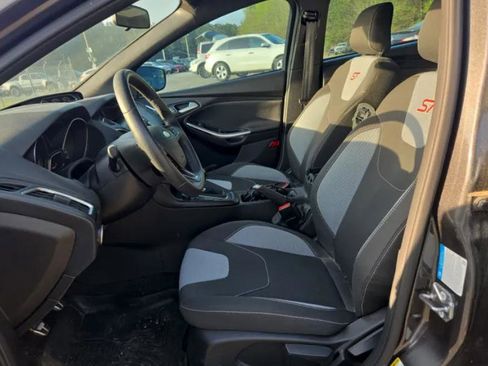 Used 2018 Ford Focus ST image 9