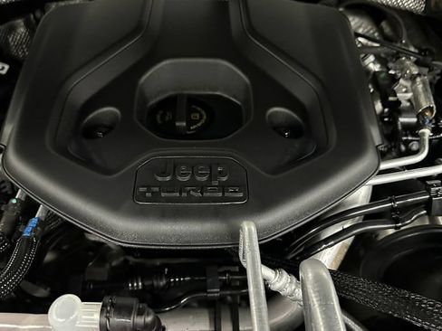 Used 2023 Jeep Grand Cherokee 4WD 4xe image 7