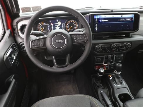 Used 2025 Jeep Gladiator Willys image 14