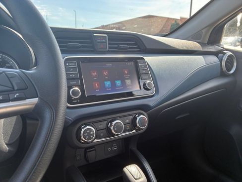 Used 2025 Nissan Versa SV FWD image 14