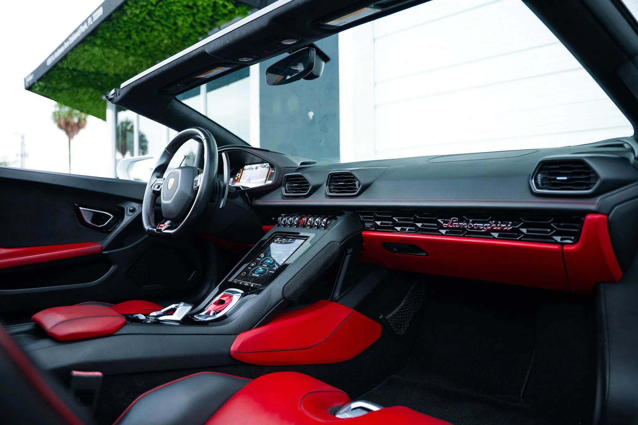Used 2021 Lamborghini Huracan EVO RWD image 17