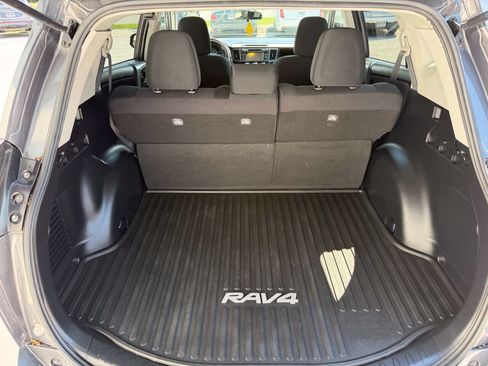 Used 2016 Toyota RAV4 LE FWD image 8