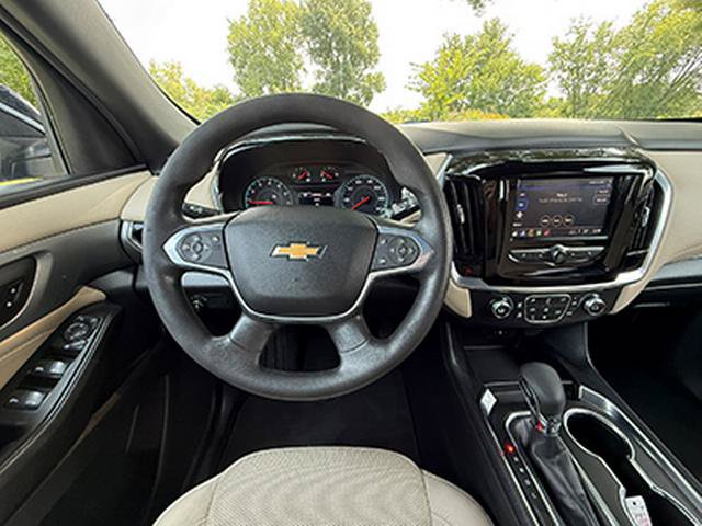Used 2022 Chevrolet Traverse LS AWD/4WD image 10