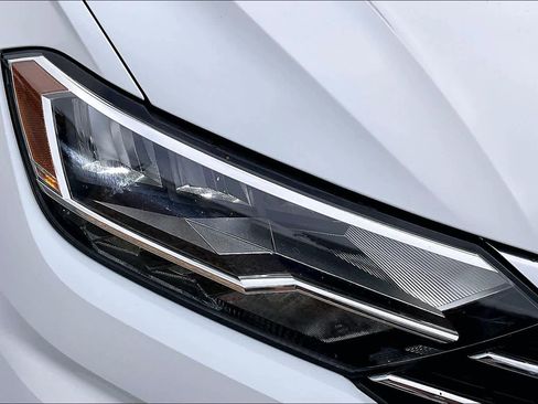 Used 2019 Volkswagen Jetta S image 27