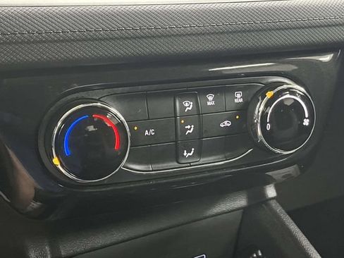Used 2025 Chevrolet TrailBlazer LT FWD image 34