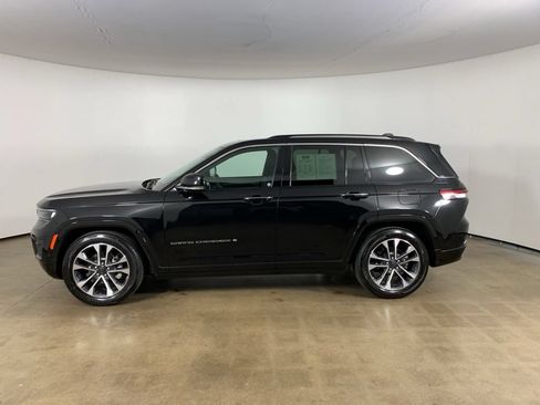 Used 2022 Jeep Grand Cherokee Overland AWD/4WD image 16