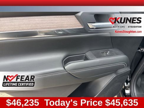 New 2026 GMC Terrain Denali w/ LPO, Floor Liner Package AWD/4WD image 40