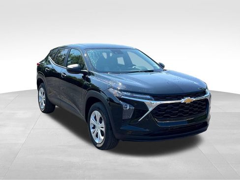 Certified 2024 Chevrolet Trax LS FWD image 1